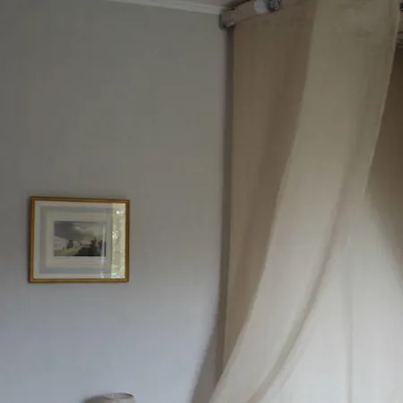 Domaine De Lamartine Bed & Breakfast *