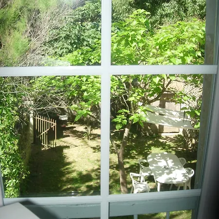 Domaine De Lamartine Bed & Breakfast *